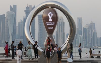 ویژگی‌های بحث برانگیز جام جهانی ۲۰۲۲ قطر