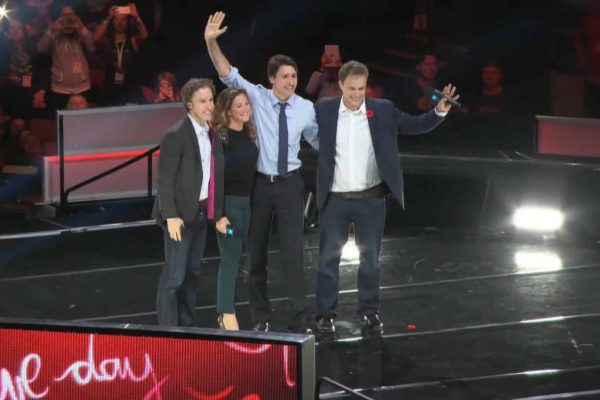 روابط نخست‌وزیر با مؤسسه خیریه WE برای ترودو و خانواده‌اش دردسرساز شد