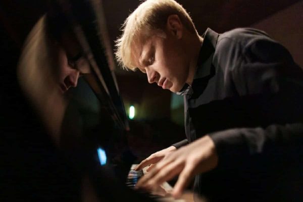 موج اعتراض مونترالی‌ها به لغو کنسرت پیانیست روسی