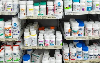 به علت کمبود آموکسی سیلین در سراسر کانادا، داروسازان به دنبال داروهای جایگزین هستند