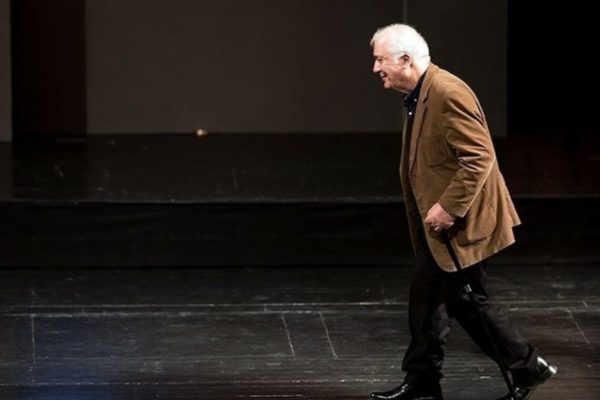 خسرو سینایی ٫ راوی سرگذشت‌های بسیار٫ بر اثر ابتلا به کرونا درگذشت