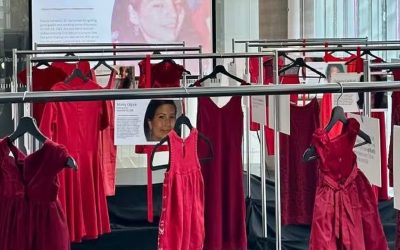 نمایشگاه لباس‌های قرمز، یادواره‌ زنان و دختران بومی مفقود یا کشته شده