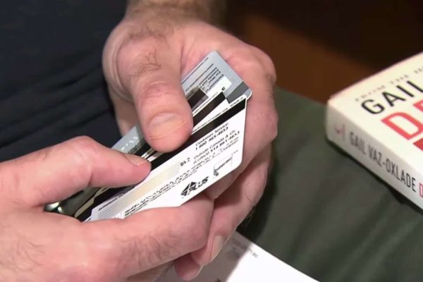 بازپرداخت کارت های اعتباری