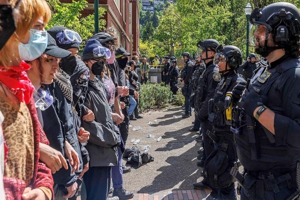 درپی آشوب و شورش در کالیفرنیا، ۷۰۰ تفنگدار دریایی وارد لس آنجلس شدند