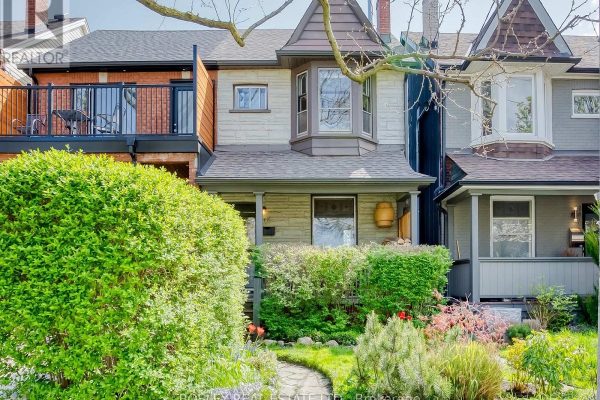 خانه ۱.۴ ميليون دلاری در شهر تورنتو،‌ با نمايی جذاب | خانه ۱۴۹خیابان گلادستون