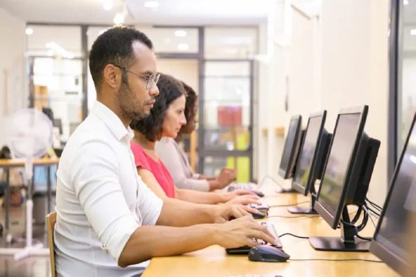 بررسی تفاوت‌های آیلتس کامپیوتری و کاغذی