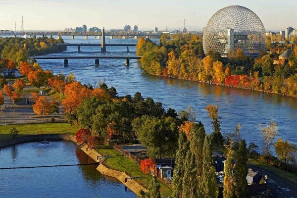 برخی از محبوب‌ترین جاذبه‌های گردشگری کانادا، ناامیدکننده از آب درآمدند!