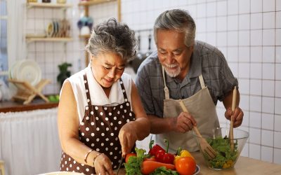 پرهیز غذایی برای سالمندان؛ افراد بالای ۶۰ سال اين مواد غذایی را نخورند