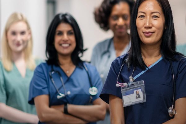 شکاف جنسیتی بین دستمزد پزشکان زن و مرد در کانادا