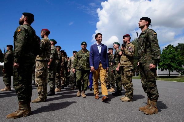 پذیرش افراد با مشکلات پزشکی در ارتش کانادا