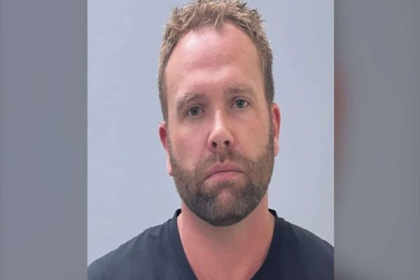 جراح پلاستیک به قتل همسرش متهم شد