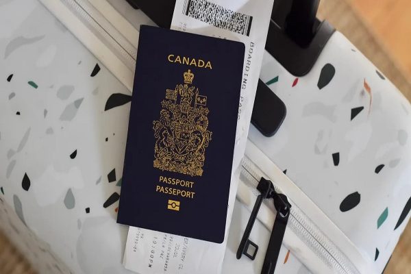 تاریخ انقضای پاسپورت کانادا و تعويق سفر كانادايیها تاریخ انقضای پاسپورت کانادا و تعويق سفر كانادايیها