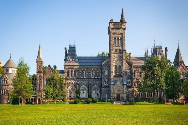 دانشگاه تورنتو دوره‌های آنلاین رایگان ارائه می‌‌دهد