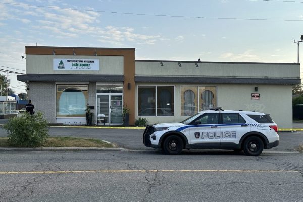 درپی حمله با چاقو به یک مسجد در مونترال سه نفر مجروح شدند + پیام ترودو درپی حمله با چاقو به یک مسجد در مونترال سه نفر مجروح شدند + پیام ترودو