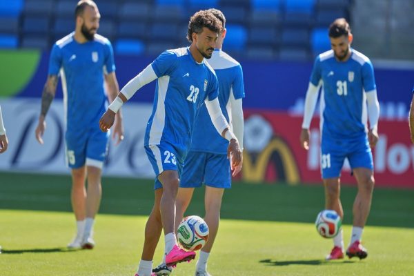 آمریکا محدودیت سفر تیم ملی ایران را کاهش داد؛ اعتراض قلعه‌نویی به رفتار «نابرابر» ادامه دارد
