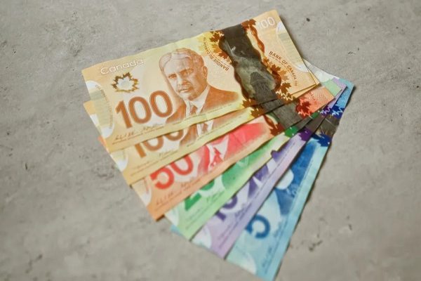 تا ۵۷۵ دلار اضافی پرداخت های اعتباری GST/HST این هفته در انتظار كانادايیها تا ۵۷۵ دلار اضافی پرداخت های اعتباری GST/HST این هفته در انتظار كانادايیها