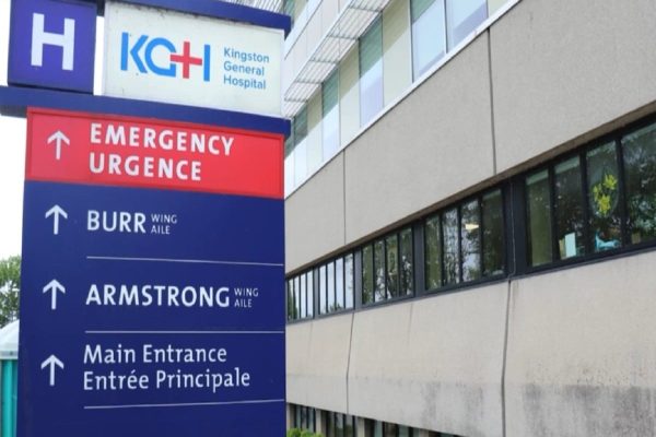 دانشجو مونترالی که ۱۵ساعت در بیمارستان رویال ویکتوریا در انتظار بود