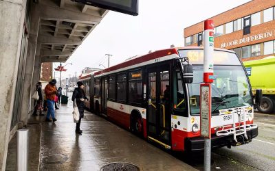 اتوبوس‌های شهری تورنتو در سال ۲۰۲۳ چقدر تاخیر داشته‌اند؟