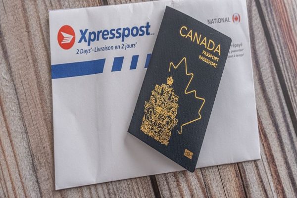 کانادا پست و اعتصاب تاریخی؛ سرنوشت ۲۱۵ هزار گذرنامه چه شد؟