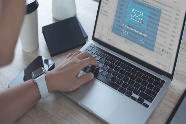 به نقل از دفتر تجارت برتر (BBB): ۱۰ حوزه رایج کلاهبرداری‌های کانادا