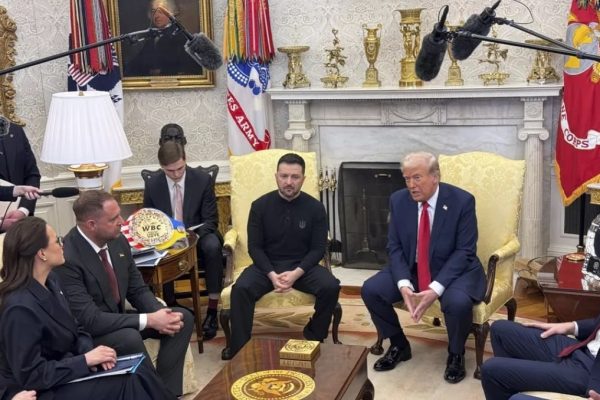 چرا زلنسکی کت و شلوار نمی‌ پوشد؟