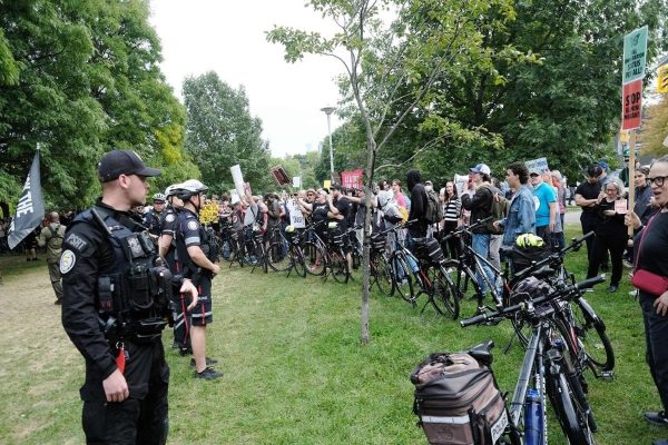 تجمع در پارک کریستی پیتز تورنتو؛ پلیس ۱۰ نفر را بازداشت کرد تجمع در پارک کریستی پیتز تورنتو؛ پلیس ۱۰ نفر را بازداشت کرد