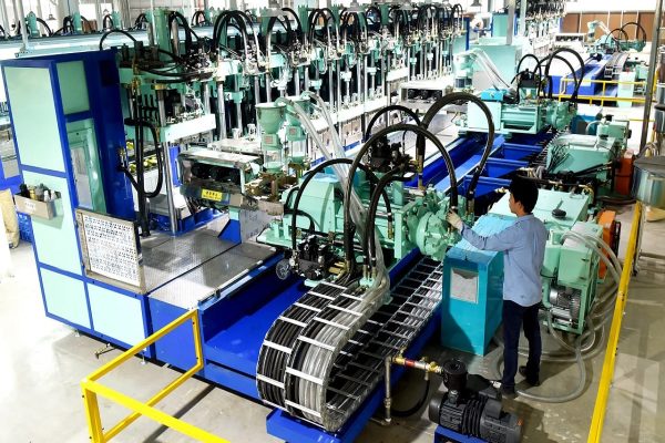 چرا تولید در آمریکا برای کسب‌وکارهای کوچک غیرممکن است؟