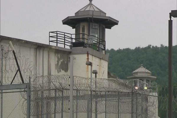 آزادی جعلی زن آلبرتايی و مجازات فرار از زندان در کانادا آزادی جعلی زن آلبرتايی و مجازات فرار از زندان در کانادا