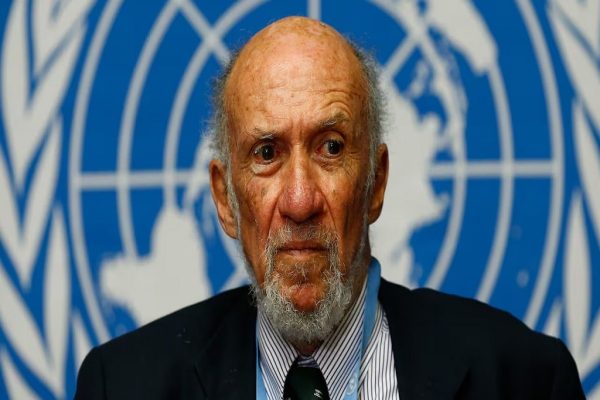 بازداشت دانشمند ۹۵ ساله‌ی حقوق بشر در مرز کانادا