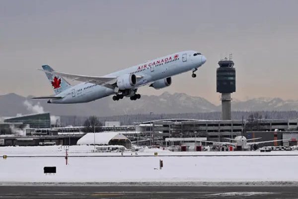 هواپیمایی‌های کانادایی هزاران سفر به آمریکا را لغو کردند