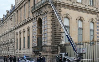 سرقت ماهرانهی جواهرات تاریخی لوور در هفت دقیقه سرقت ماهرانهی جواهرات تاریخی لوور در هفت دقیقه