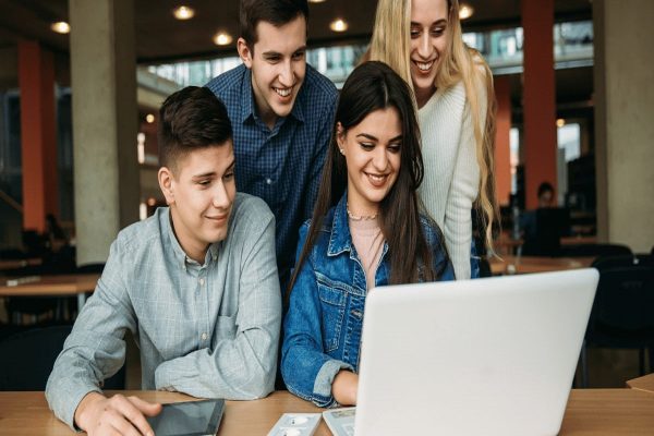 دانشگاه‌های كانادا دوره‌های آنلاين رايگان ارائه می‌دهند