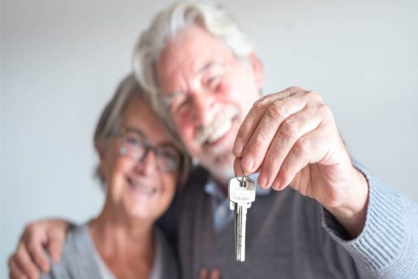 خانهدار اما هنوز بدهكار؛ بازنشستگی پرهزينه در كانادا خانهدار اما هنوز بدهكار؛ بازنشستگی پرهزينه در كانادا