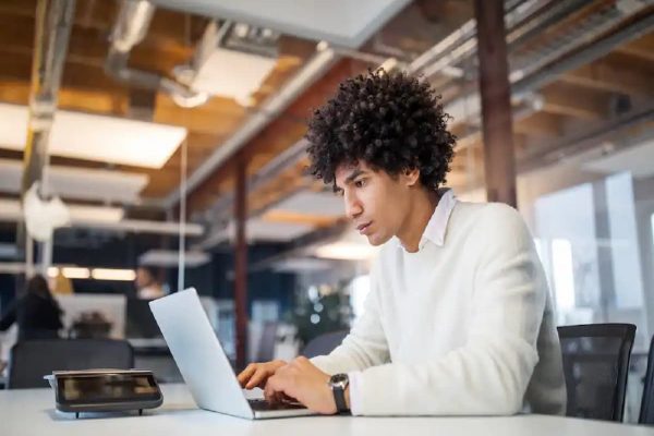 2معرفی پردرآمدترین شغل های بدون نیاز به مدرک در کانادا معرفی پردرآمدترین شغل های بدون نیاز به مدرک در کانادا