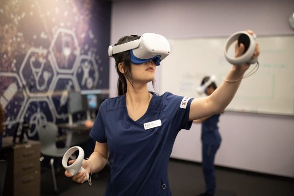 بیمارستان کبک از واقعیت مجازی برای کمک به کمبود پرستار استفاده میکند بیمارستان کبک از واقعیت مجازی برای کمک به کمبود پرستار استفاده میکند