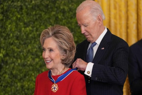 کلینتون مدال آزادی را دریافت کرد؛ لیونل مسی از فهرست جا ماند