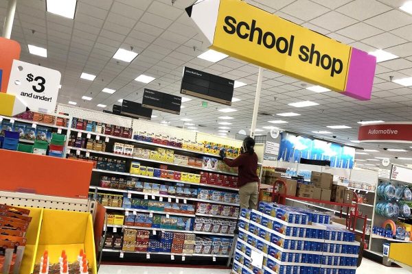 نتیجهی تورم و تعرفهها: لوازم التحریر گرانقیمت برای شروع سال تحصیلی نتیجهی تورم و تعرفهها: لوازم التحریر گرانقیمت برای شروع سال تحصیلی