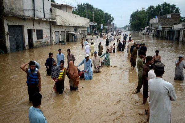 سیل‌های شدید افغانستان جان بیش از ۳۰۰ نفر را گرفت