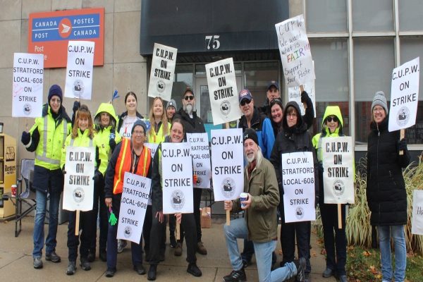 ورود دولت کانادا برای پایان دادن به اعتصاب کارکنان پست کانادا