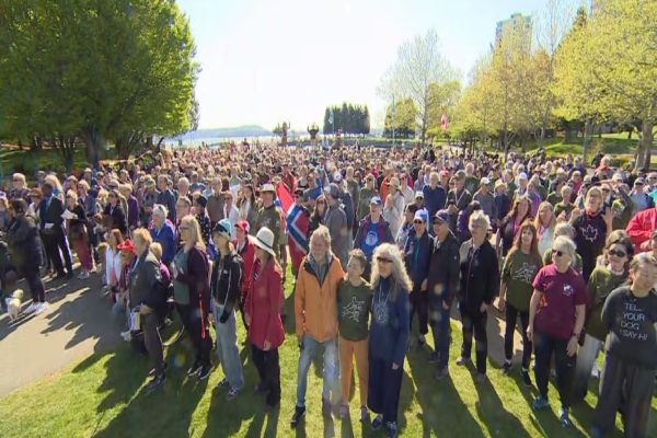 دعوت مرد كانادایی، صدها آمريكایی را به كانادا كشاند