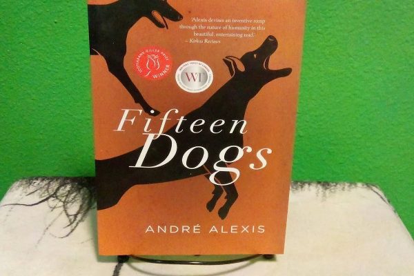 نگاهی به کتاب پانزده سگ از نویسنده کانادایی، آندره آلکسیس  نگاهی به کتاب پانزده سگ از نویسنده کانادایی، آندره آلکسیس