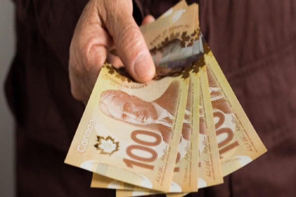 پرداختهای دولتی از ماه اوت در انتظار كانادايیها پرداختهای دولتی از ماه اوت در انتظار كانادايیها