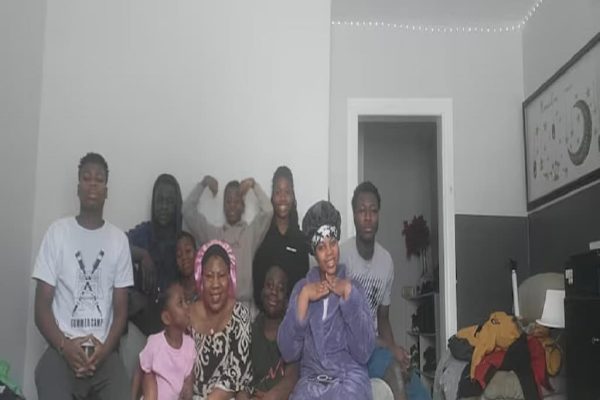 خانواده دختر مبتلا به سرطان خون در معرض اخراج از کانادا به نیجریه خانواده دختر مبتلا به سرطان خون در معرض اخراج از کانادا به نیجریه