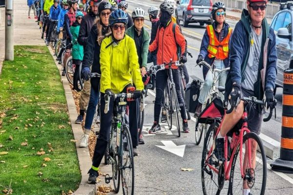 ميهمانی پرشور دوچرخهسواری در خيابانهای تورنتو ميهمانی پرشور دوچرخهسواری در خيابانهای تورنتو