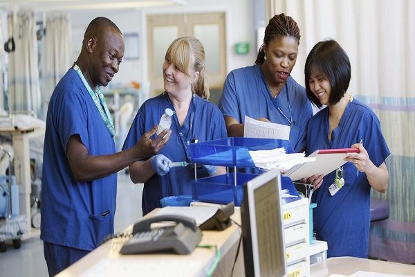 فاجعه کمبود پرستار در کانادا، جان بیماران مانیتوبا را در خطر قرار داده است