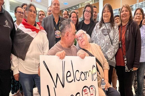 خبری شگفت‌انگیز: بازمانده‌ی «سیکستیز اسکوپ» پس از ۵۰ سال به خانه‌اش بازگشت