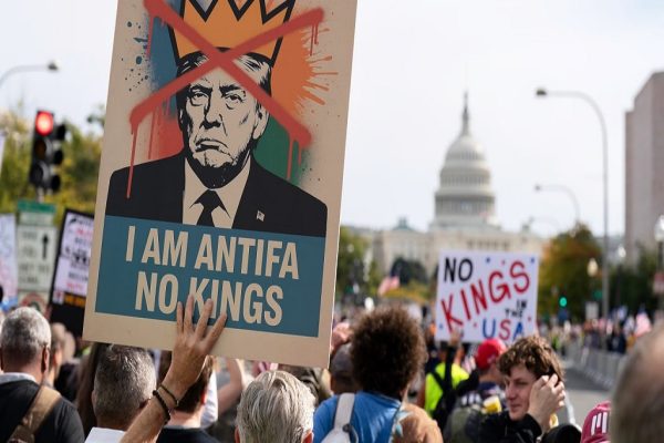 در حمایت از مردم آمریکا، پایتختنشینان کانادایی تظاهرات ضد ترامپ به راه انداختند در حمایت از مردم آمریکا، پایتختنشینان کانادایی تظاهرات ضد ترامپ به راه انداختند