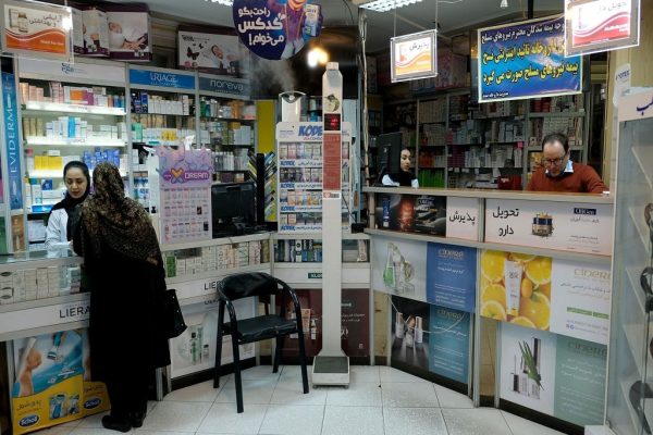 بیماران ایرانی در برابر بحران دارویی تنها مانده‌اند