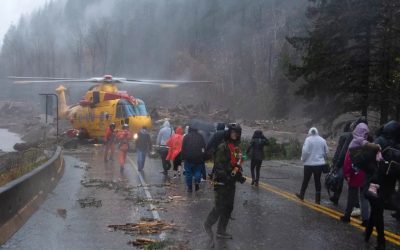 نجات معجزهآسا از دل  رانش زمین در جزیره ونکوور نجات معجزهآسا از دل رانش زمین در جزیره ونکوور