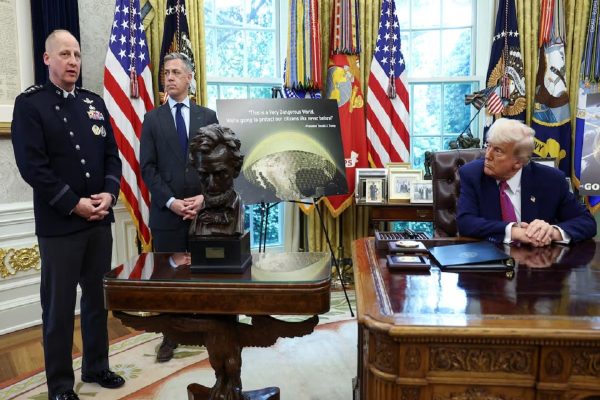 از هر سه کانادایی دو نفر با پیوستن کانادا به سامانه گنبد طلایی ترامپ مخالفند از هر سه کانادایی دو نفر با پیوستن کانادا به سامانه گنبد طلایی ترامپ مخالفند